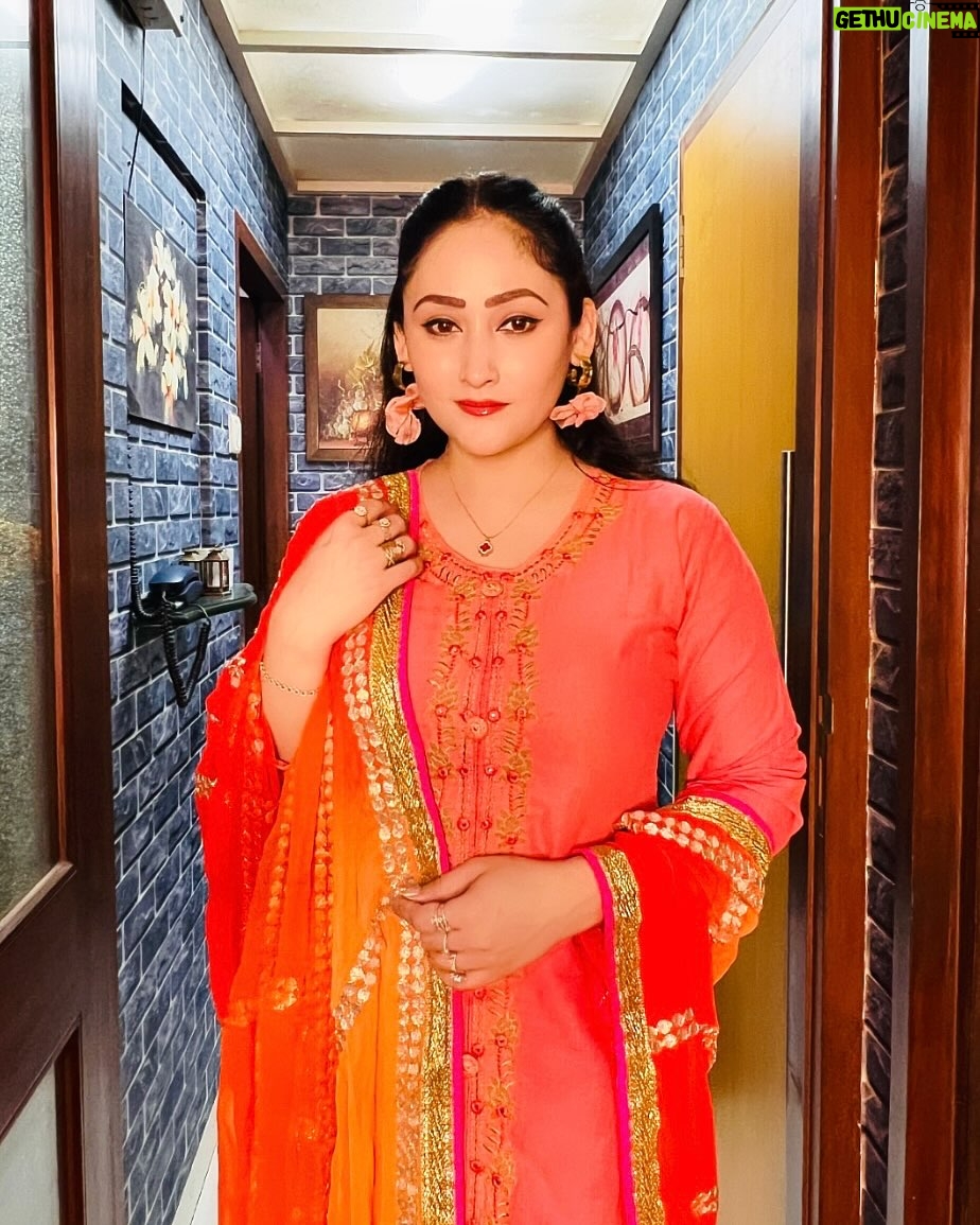 Aditi Sajwan - 6.1K Likes - Happy Holi 🎨🎨🎨