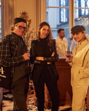 Adriana Arboleda Instagram - TBT de una noche llena de sabor Colombiano, de talento, amigos y orgullo por lo nuestro! 
PfW colección FW22 @johannaortizoficial
@vistetedecolombia