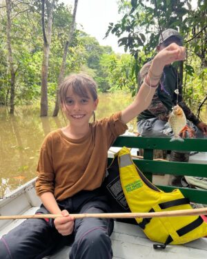 Adriana Arboleda Instagram - Muchos años queriendo conocer Amazonas, y por fin lo logre! 
Ya entiendo porque tuve que esperar tanto... Debía ser con la mejor compañía, en un lugar muy especial y en esta poca del año!  Amazonas 💚