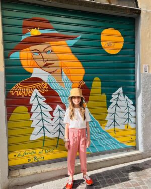 Adriana Arboleda Instagram - Historia, arte, vino arquitectura, aterdeceres, olores, música, y mucha pasta!
 
Un verano inolvidable en Italia.

#Italia #travelmemories