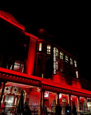 Agatha Christie Instagram - 🚂 The Murder on the Orient Express has pulled into its penultimate station. Take a look at how @theatreroyalbtn celebrate its arrival from day into night... Have you got one of the last remaining tickets to board?

#UKTheatre #PoirotOnStage #MurderOnTheOrientExpress