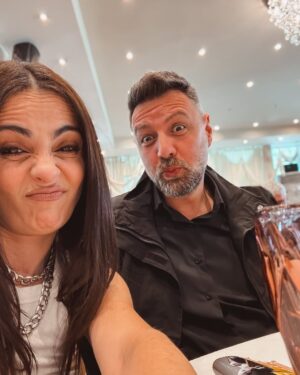 Aggeliki Daliani Instagram - CRINGE edition 
1. Ξεκινήσαμε για cute.
2. Κάπου εκεί η αξιοπρέπεια φεύγει διακριτικά, γιατί καταλαβαίνω ότι δεν……
3. Το cringe είναι αληθινό.
4. Και το ποστάρουμε με περηφάνια.
Γιατί με το @manospapagiannis το cringe δεν είναι φάση, είναι τρόπος ζωής 🤣🤣🤣🤣
•••••••••••••••••••••••••••••••••••••••••••••••••••••••••••••
#cringe #sundaymood☀️ #sundayfunday☀️