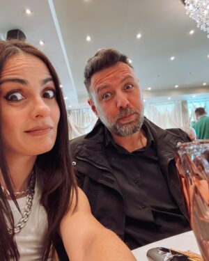 Aggeliki Daliani Instagram - CRINGE edition 
1. Ξεκινήσαμε για cute.
2. Κάπου εκεί η αξιοπρέπεια φεύγει διακριτικά, γιατί καταλαβαίνω ότι δεν……
3. Το cringe είναι αληθινό.
4. Και το ποστάρουμε με περηφάνια.
Γιατί με το @manospapagiannis το cringe δεν είναι φάση, είναι τρόπος ζωής 🤣🤣🤣🤣
•••••••••••••••••••••••••••••••••••••••••••••••••••••••••••••
#cringe #sundaymood☀️ #sundayfunday☀️