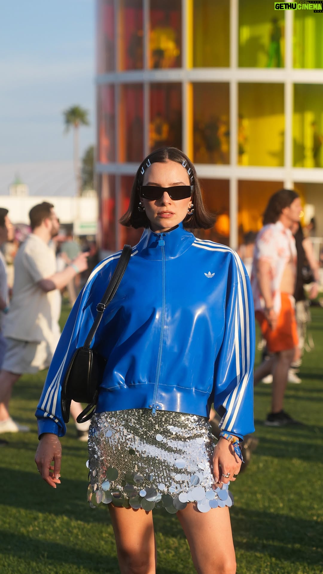 Agustina Suásquita - 34.2K Likes - COACHELLA LOOK DÍA 1 Y LA QUE PUEDE PUEDE 💋 @heineken_ar
@adidasar @goldbasics @luboloquebags @kativara
