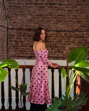 Agustina Suásquita Instagram - Pink Papry Club 💐 Y así empezó mi era de muñeca de 33 ✨
