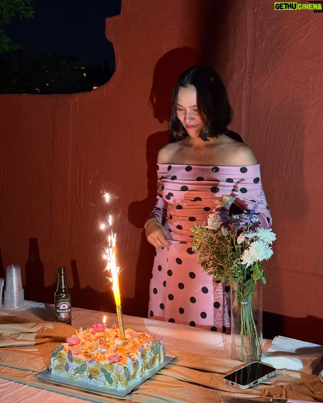 Agustina Suásquita - 42.2K Likes - Pink Papry Club 💐 Y así empezó mi era de muñeca de 33 ✨