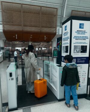 Ahn Sun-Young Instagram - 내 살면서 누군갈 이렇게 절절하고 뜨겁게 사랑해볼 기회가 있다는게 얼마나 감사한지. 
#사랑해바로야❤ 
엄마 먼저 일하러가서 미안해. 
곧 다시만나자 하고 돌아서는 발걸음에 먹먹한 마음🥹🥲
@baro_seo