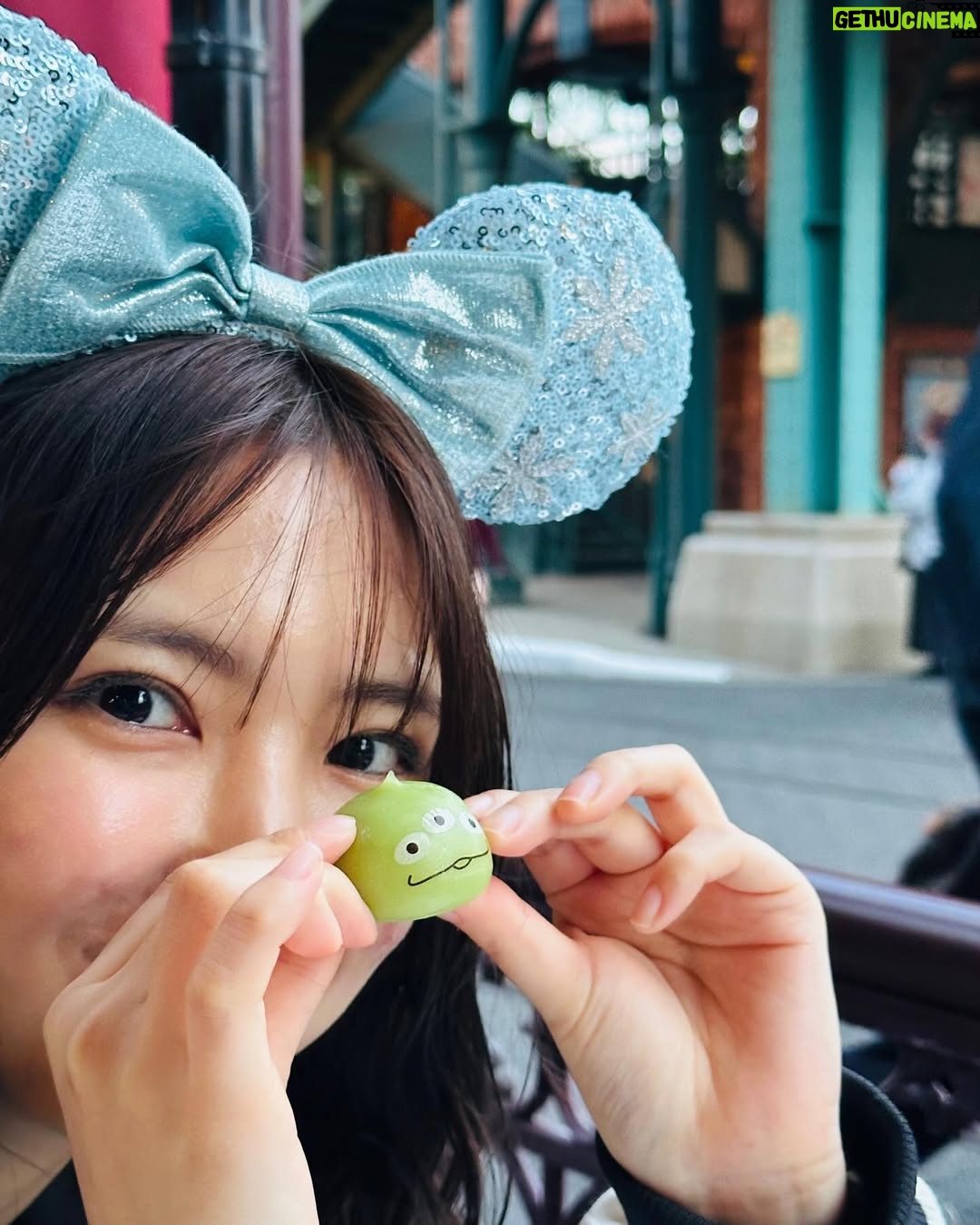 Aika Sawaguchi - 8.2K Likes - 大好きなエルサに会えたの嬉しかったし、お母さん近すぎるし