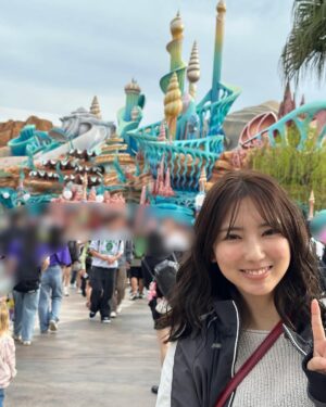 Aika Sawaguchi Instagram - 大好きなエルサに会えたの嬉しかったし、お母さん近すぎるし