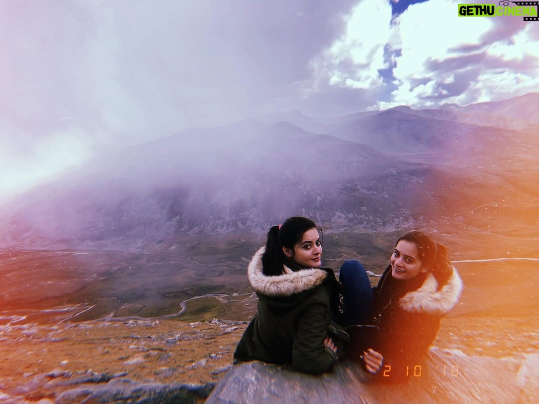 Aiman Khan - 246.4K Likes - Postcards from 2018 ♥️
I consider 2018 the best year of my life for so many reasons ♥️ #timenevercomesback