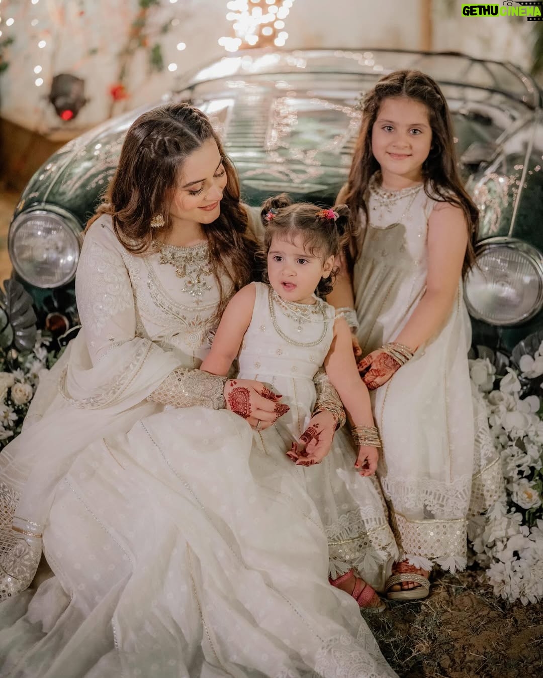 Aiman Khan - 461.3K Likes - Eid day two matching in @annusabrar ♥️
@wedding.wizards @celebrationsbylm ♥️