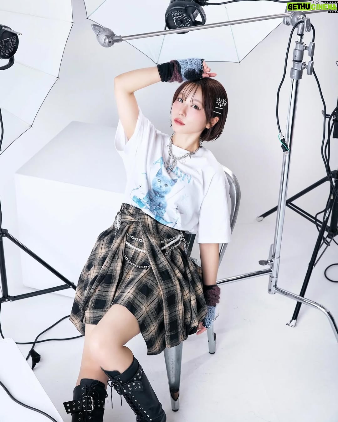 Aimi - 10.9K Likes - ✨【チームY × ITZAVIBE】✨
◾️発売期間◾️
️🩵️🩵️3/24(月)18:00〜4/7(月) 17:59🩵️🩵️
https://www.sixty-percent.com/collaborations/202503-teamy-itzavibe_cl
声優である「佐々木未来(ささきみこい)・伊藤彩沙(いとうあやさ)・愛美(あいみ)」による声優ユニット「チームY」と、猫がアイコニックな韓国ブランド「ITZAVIBE(イッザバイブ)」のコレボレーションアイテムが発売。
アイテムは、チームYが声優はもちろん歌やバンド活動も行っていることから、楽器を演奏した猫がプリントされたITZAVIBEコラボレーションならではのデザインとなっています。
チームYのコラボアパレルが発売中です✨
よろしくお願いしますっ!!!
#愛美 #AIMI #チームY