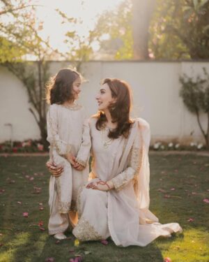 Aisha Uqbah Malik Instagram - Eid Mubarak 🌙