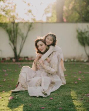 Aisha Uqbah Malik Instagram - Eid Mubarak 🌙