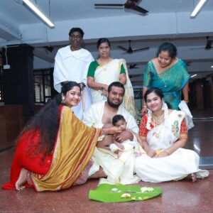 Aishwarya Ramsai Instagram - PranavRidhan’s choroonu ceremony❤️🧿

:
@geethu0603 
@keetz00 

:
#guruvayur #choroonu #aishwaryaramsai #family #sister #sisterson