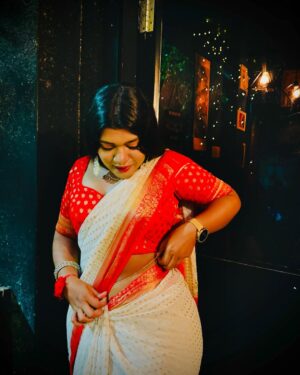 Aishwarya Venka Instagram - Living My Desi Girl Fantasy 🪷🪔

#happydiwali 

#newpost #saree #elegant #love #peace #trending #diwali #whitesaree #deepavali #🖤