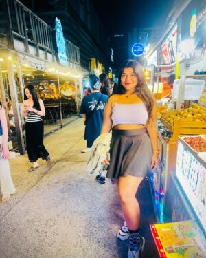 Aishwarya Venka Instagram - Sawadeeka  From Bangkok 🇹🇭♥️

Exploring the vibrant streets Of Bangkok 💟

#bangkok #thailand #fun #trip #happy #peace #internationaltrip #sawadeeka #snippets #trending #dance