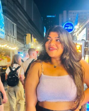 Aishwarya Venka Instagram - Sawadeeka  From Bangkok 🇹🇭♥️

Exploring the vibrant streets Of Bangkok 💟

#bangkok #thailand #fun #trip #happy #peace #internationaltrip #sawadeeka #snippets #trending #dance