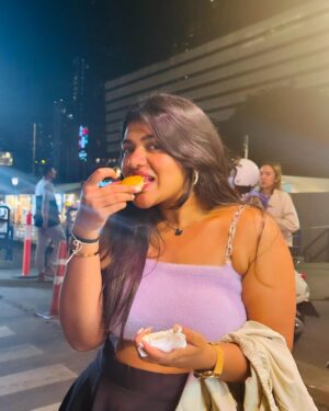 Aishwarya Venka Instagram - Sawadeeka  From Bangkok 🇹🇭♥️

Exploring the vibrant streets Of Bangkok 💟

#bangkok #thailand #fun #trip #happy #peace #internationaltrip #sawadeeka #snippets #trending #dance