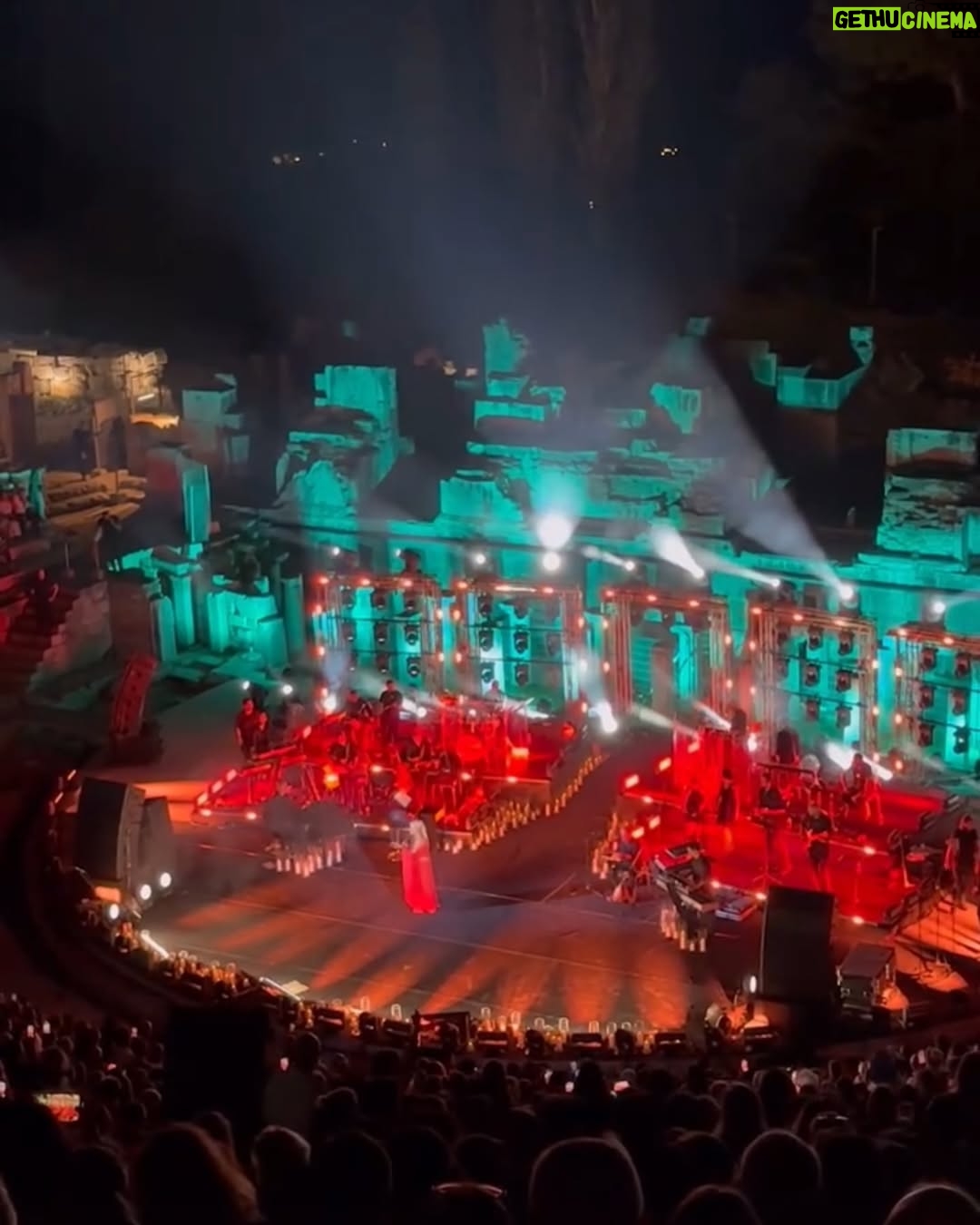 Ajda Pekkan - 23.2K Likes - Efes Antik Kenti, asırlık yorgunluğuna rağmen bize harika bir ev sahipliği yaptın , çok özel bir atmosferde binlerce fedakar sevenimle hep beraber devasa bir koroya dönüştük ,harika bir hatıra oldu hepimiz için … İyi ki varsınız, sizleri çok seviyorum ❤️
@cizgimevent @haluk_senturk
@_efes_antik_kenti_
@qbyhairfabric
@rifatyuzuak
@burcusedefofficial
📸 @srhtavc7 Teşekkürler…