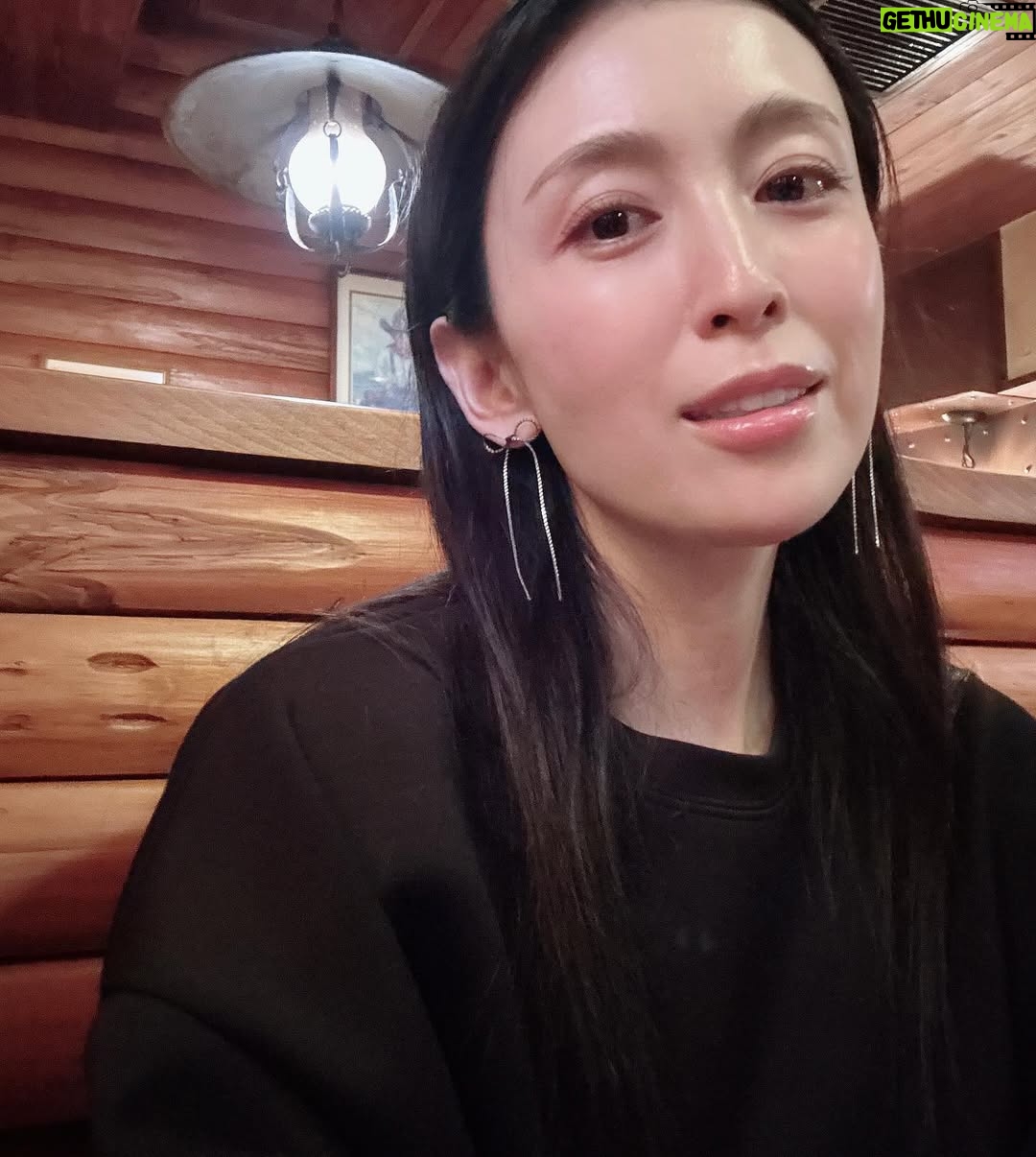 Akiko Hinagata - 6.4K Likes - 今日の晩ご飯は娘のリクエストでステーキ
ガーリックバターたっぷり
#ステーキ
#ガーリックバター