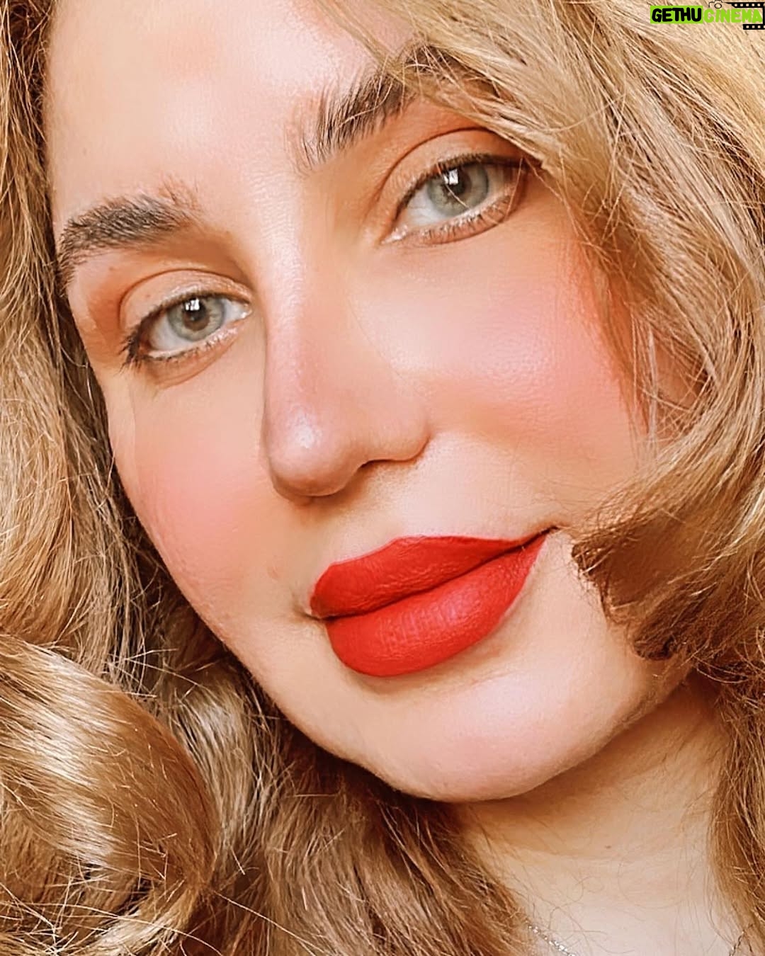 Alaa Hussein - 52.8K Likes - شلونكم نهار سعيد يارب
منو خلص امتحانات و منو رح يبدي استعداد ، كل خطواتكم نجاح بإذن الله🌸💖🙏🏻