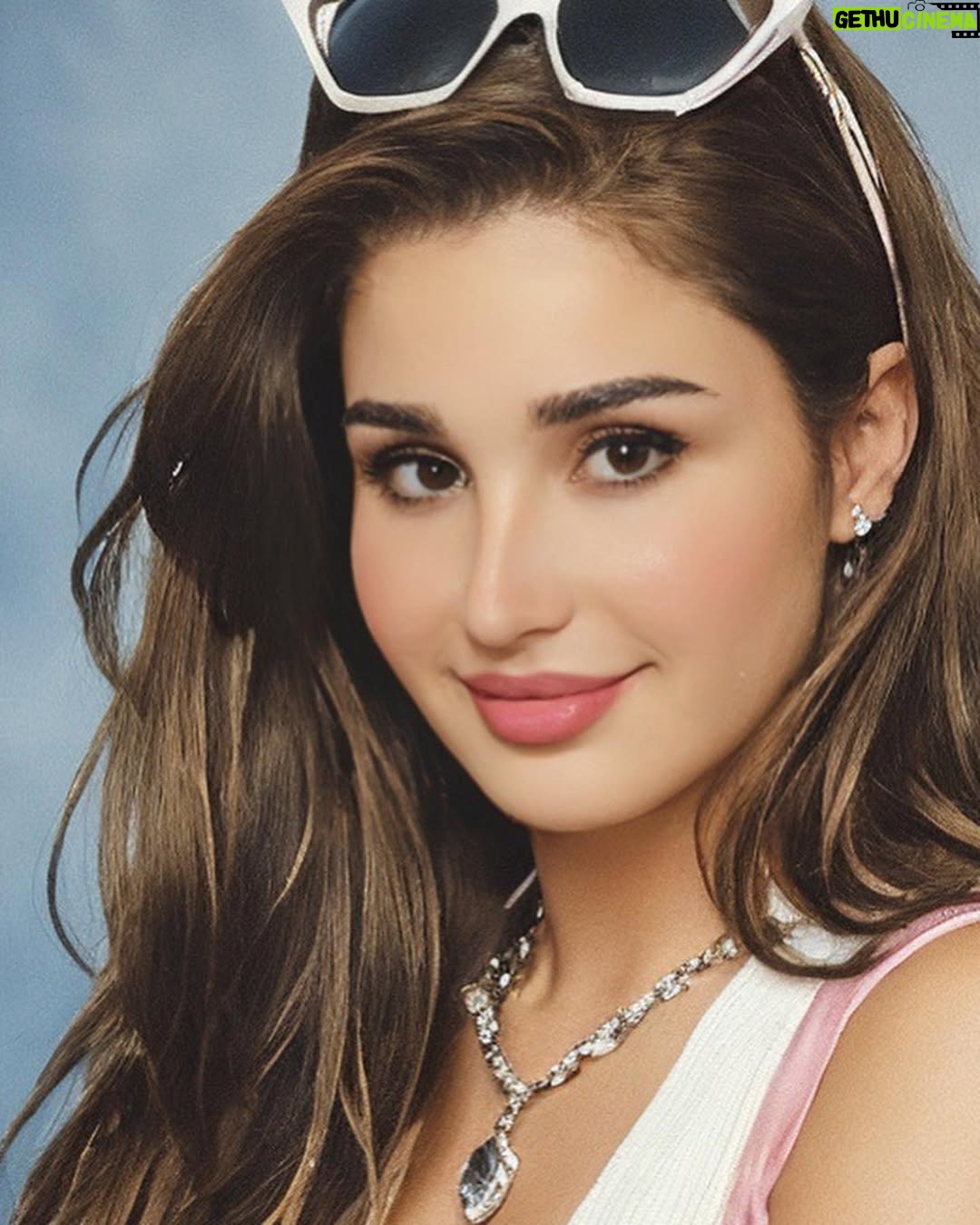 Alaa Hussein - 97.9K Likes - يا صورة احلى من ١-١٠ التطبيق يستخدم وجهك على صور مرحلة التسعينات ، يطلعك اجنبي😜😂🥰 وين بعد يودينا الذكاء الاصطناعي
اسم البرنامج epik. رح انشرلكم رابط بالستوري مالته
#yearbookchallenge