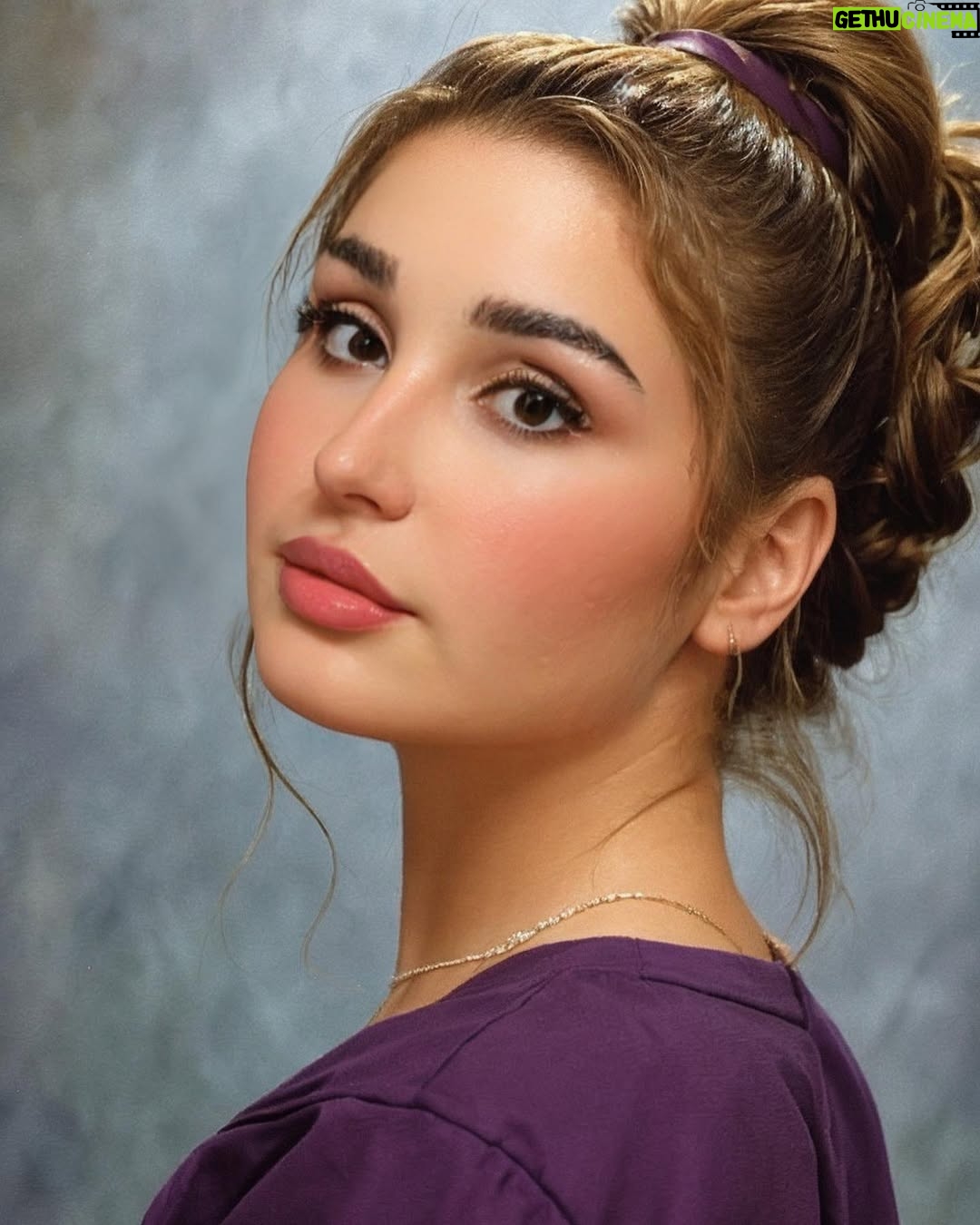 Alaa Hussein - 97.9K Likes - يا صورة احلى من ١-١٠ التطبيق يستخدم وجهك على صور مرحلة التسعينات ، يطلعك اجنبي😜😂🥰 وين بعد يودينا الذكاء الاصطناعي
اسم البرنامج epik. رح انشرلكم رابط بالستوري مالته
#yearbookchallenge