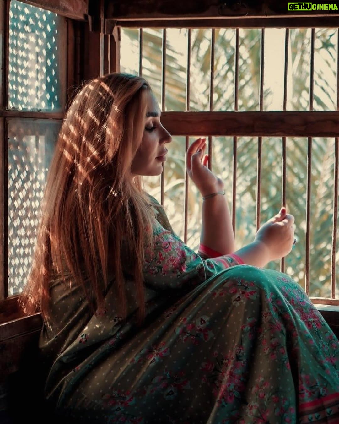 Alaa Hussein - 45.6K Likes - حابة تدعمون وياية المصورة فاطمة @lhef.fk
ورح تشوفون تصويرها بالايام القادمة ، رأيكم بالصور؟!💖
حلوة لو تجنن😜😘😍