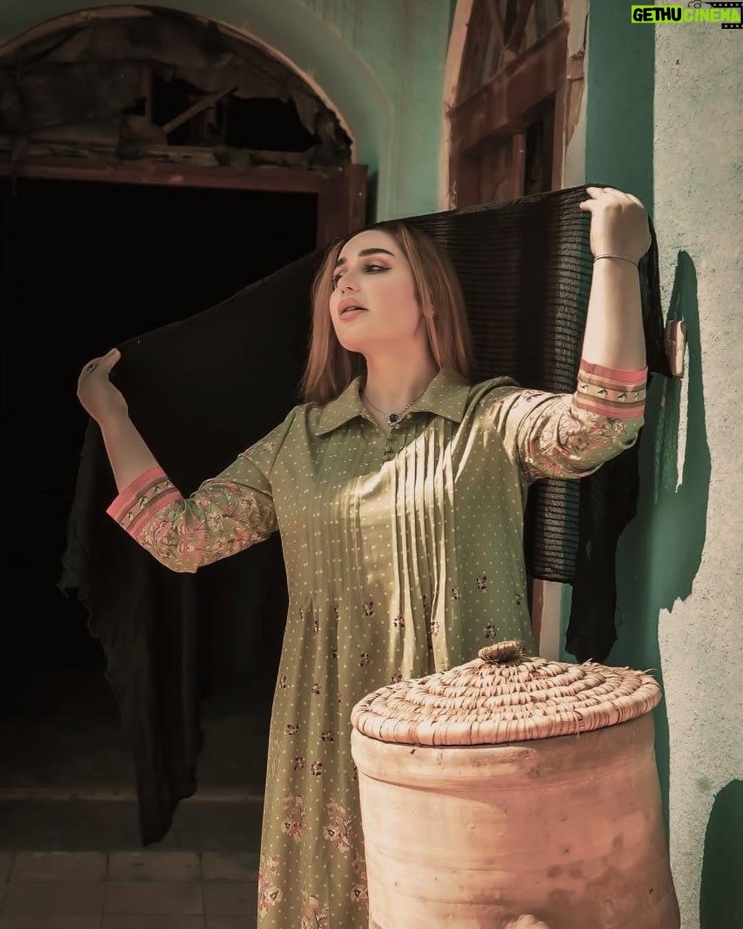 Alaa Hussein - 45.6K Likes - حابة تدعمون وياية المصورة فاطمة @lhef.fk
ورح تشوفون تصويرها بالايام القادمة ، رأيكم بالصور؟!💖
حلوة لو تجنن😜😘😍