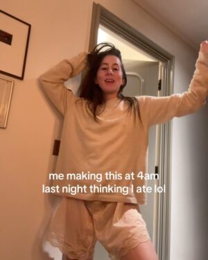 Alana Haim Instagram - relationships is out and i feel hot!!