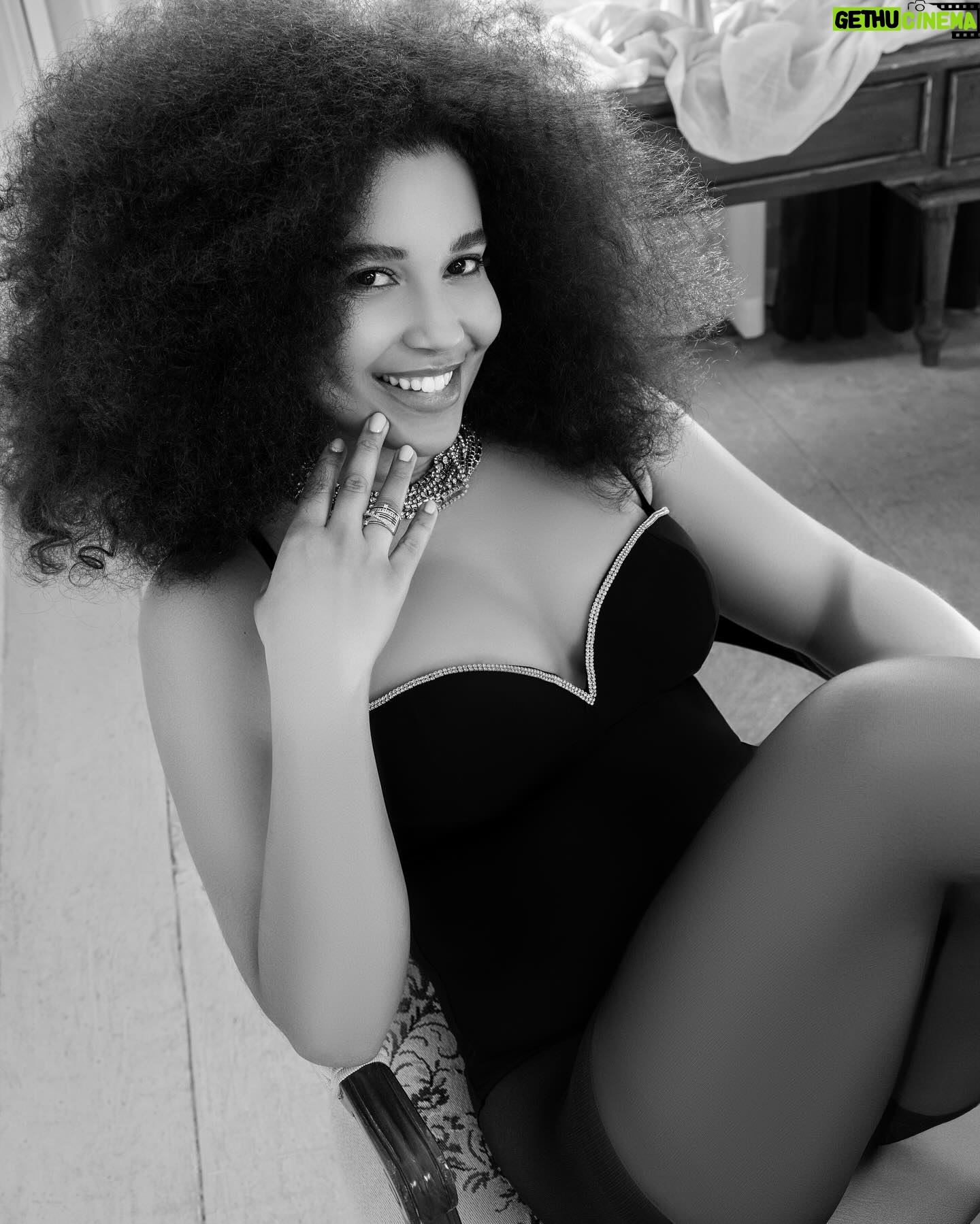 Alana Monteiro - 308.1K Likes - TWENTY-ATE 2️⃣8️⃣ T O D A Y 👅👅👅👅👅 🎈🎈🎈🎈🎉🎉🎉🎉🎊🎊🎊🎊🎊
Wow I can’t believe that I’ve been modeling for 10 years straight 😱😱 Time Flies 💨💨💨
TEAM CREDITS ⬇️ Thank you all so much 🖤🖤🖤🖤
Photographer @beneaththewaves
Styling @juliematosstyle
Hair & Mua @mariolga
Tabletop Designs @curated_rentals
Bakery @saltpatisserie
Chef @chef_thiago
Studio @ranstudioboston
Earrings & Necklace @dannijo
Bodysuit: I.D. SARRIERI: Dancing in the Moonlight Swarovski crystal-embellished stretch-jersey bodysuit
Tights: FALKE Matt Deluxe 30 DEN Women Tights
Heels @stevemadden Noir Black Leather
Rings @sterlingforever