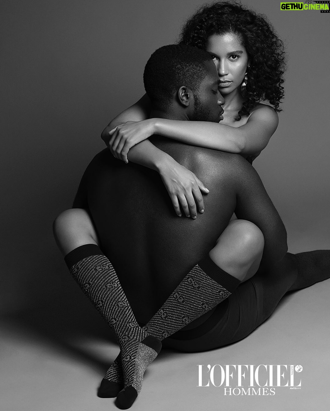 Alana Monteiro - 72.7K Likes - L’Officiel Hommes March 2025 Cover Story
Photographer @erezsabag
Makeup @makeupbydisco
Stylist @cristinamarie23
Hair @koji_ichikawa
Socks @gucci
Earrings @ettika
Boxers @tomford