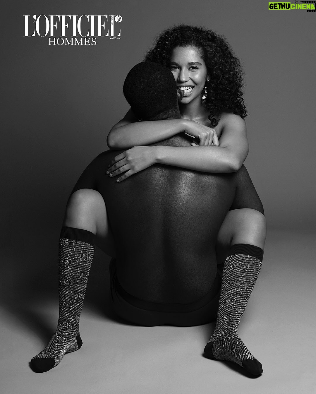 Alana Monteiro - 72.7K Likes - L’Officiel Hommes March 2025 Cover Story
Photographer @erezsabag
Makeup @makeupbydisco
Stylist @cristinamarie23
Hair @koji_ichikawa
Socks @gucci
Earrings @ettika
Boxers @tomford