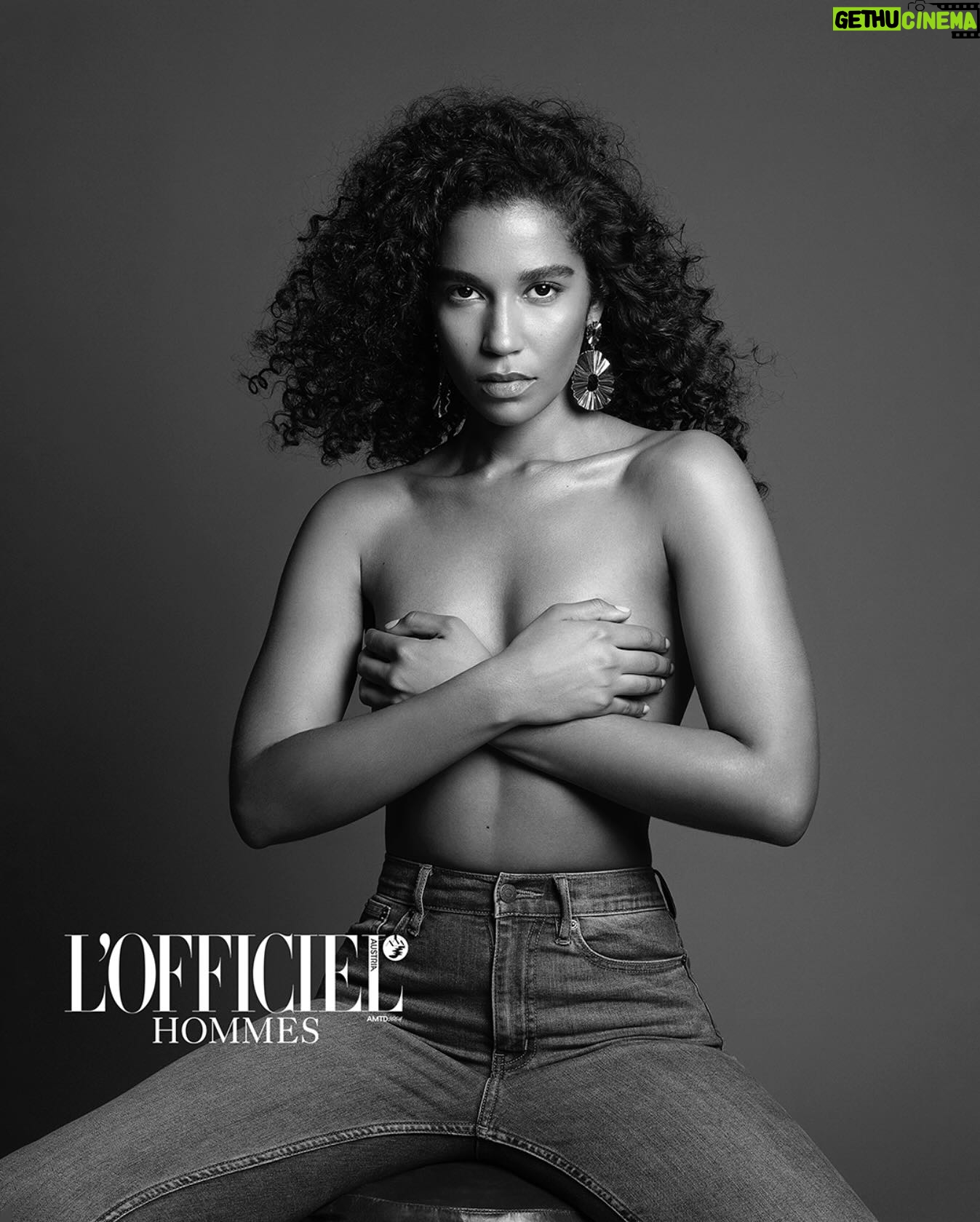 Alana Monteiro - 101.4K Likes - L’Officiel Hommes March 2025 Cover Story
Photographer @erezsabag
Makeup @makeupbydisco
Stylist @cristinamarie23
Hair @koji_ichikawa
Jeans @calvinklein
Earrings @ettika