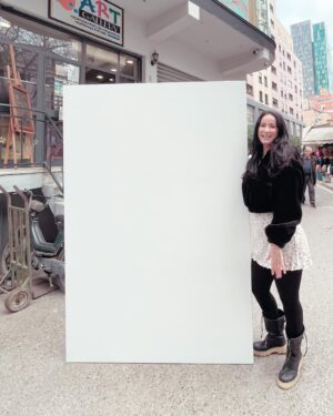Albana Osmani Instagram - Me & my art ! 
Ndaj copeza me ju se ashtu e ndjej ne zemer . Arti im ishte nje pjese gati sekrete e imja qe publiku nuk e ka njohur nga une deri vone . Edhe pse kam shume vepra arti te realizuara nder vite ,dhe pak prej tyre kam arritur ti shes se has nje  veshtiresi te njohur tek shume artiste , qe nuk duan ti heqin  nga vetja , se jane krijesat  e Artistit. Gjithsesi ne website kam renditur pak prej tyre . Si dhe opsionin print ne canavac te Xhubletes [ku kushton vetem realizimi dhe transporti nga nje pale e trete ,  asgje tjeter], qe deri tani eshte porositur nga shqiptare nga vende te ndryshme te botes . Dhe kenaqesia eshte e gjitha e imja 😊 #xhubletashqiptareneunesco 
www.albanaosmani.art

Nje tjeter veper krejtesisht  te re kam ne duar … mezi pres ta ndaj me ju ! #soon 

@albanaosmaniart #albanaosmani #albanaosmaniart