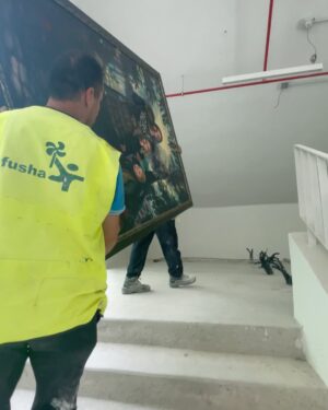 Albana Osmani Instagram - Me & my art ! 
Ndaj copeza me ju se ashtu e ndjej ne zemer . Arti im ishte nje pjese gati sekrete e imja qe publiku nuk e ka njohur nga une deri vone . Edhe pse kam shume vepra arti te realizuara nder vite ,dhe pak prej tyre kam arritur ti shes se has nje  veshtiresi te njohur tek shume artiste , qe nuk duan ti heqin  nga vetja , se jane krijesat  e Artistit. Gjithsesi ne website kam renditur pak prej tyre . Si dhe opsionin print ne canavac te Xhubletes [ku kushton vetem realizimi dhe transporti nga nje pale e trete ,  asgje tjeter], qe deri tani eshte porositur nga shqiptare nga vende te ndryshme te botes . Dhe kenaqesia eshte e gjitha e imja 😊 #xhubletashqiptareneunesco 
www.albanaosmani.art

Nje tjeter veper krejtesisht  te re kam ne duar … mezi pres ta ndaj me ju ! #soon 

@albanaosmaniart #albanaosmani #albanaosmaniart