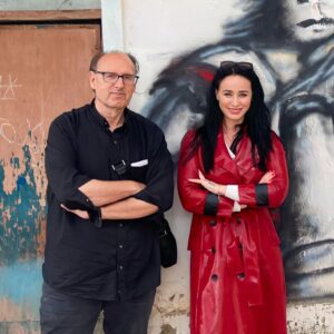 Albana Osmani Instagram - Artisti im i preferuar, ty që të quaj vëlla dhe që të dua shumë, @fadilberishaphotography! ♥️

Të uroj sot Gëzuar Ditëlindjen! Shekullofsh gjithmonë në energjinë tënde të pandalshme, kreative dhe me shpirtin plot dashuri për çdo kënd. Rrallë ka njerëz si ty në këtë botë.

Supozohej të isha në Nju Jork sot, por e di që do të festojmë shumë shpejt sërish, sipas planit.

Enjoy your beautiful, blessed day! See you soon.

Happy Birthday! 🎈🎁🎉🎂🎊