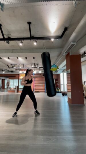 Albana Osmani Instagram - Çika in action 👧🏻 #gym