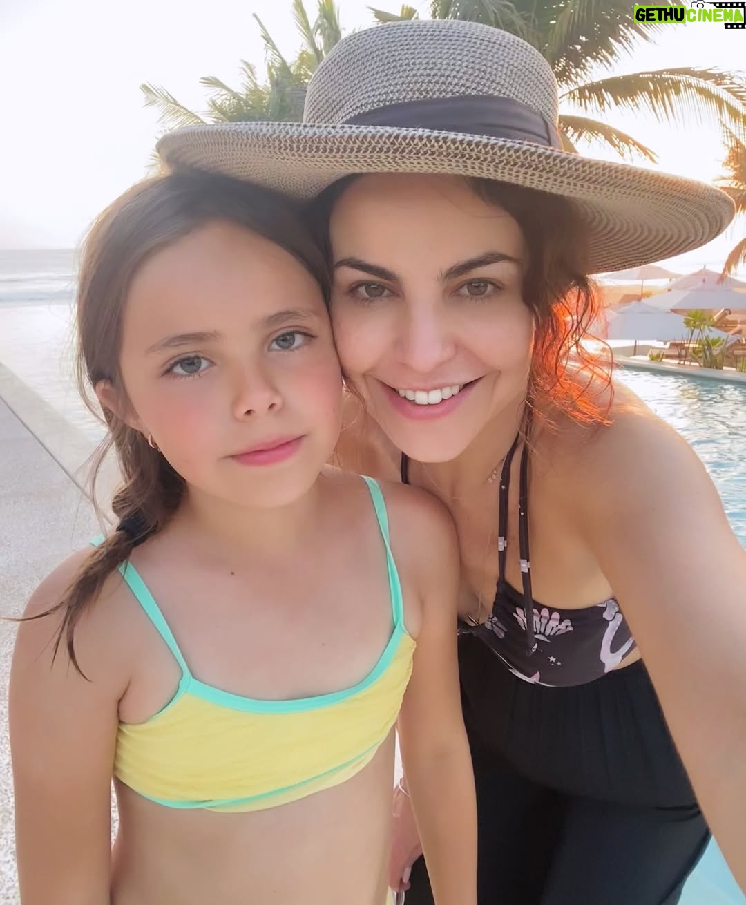 Alejandra Ambrosi - 1.9K Likes - 🌊 Mar, sal, y casi cero señal… justo lo que me recetó el alma.✨
Les mando muchos respiros y suspiros 🌬️
#playa #vacaciones #loqueimportaesvivir