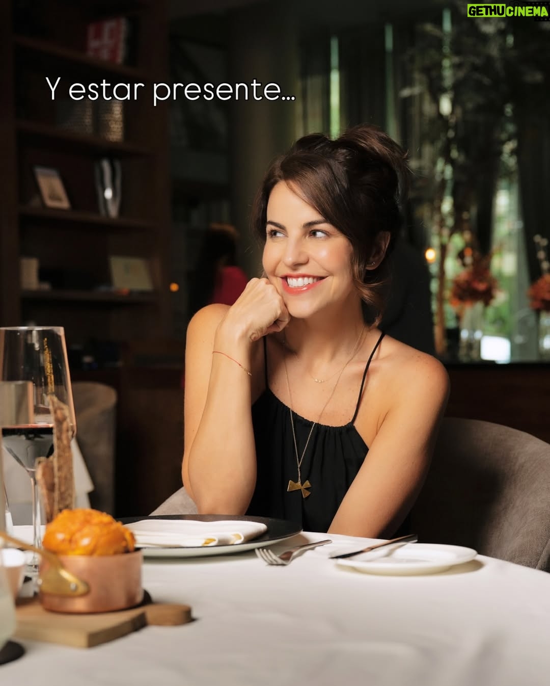 Alejandra Ambrosi - 1.9K Likes - ✨ Brindando por el cambio, por el movimiento… y por las cosas que no vemos venir pero llegan con todo.
¡Salud! 🥂🙌
Siempre hay un motivo para celebrar…
Desliza ➡️ siente el mood,
y cuéntame: ¿qué celebras hoy? Te leo. 🤩
#brindo #loqueimportaesvivir #liveaqua #certezaincerta #moodfluye #cdmx #lugarescdmx