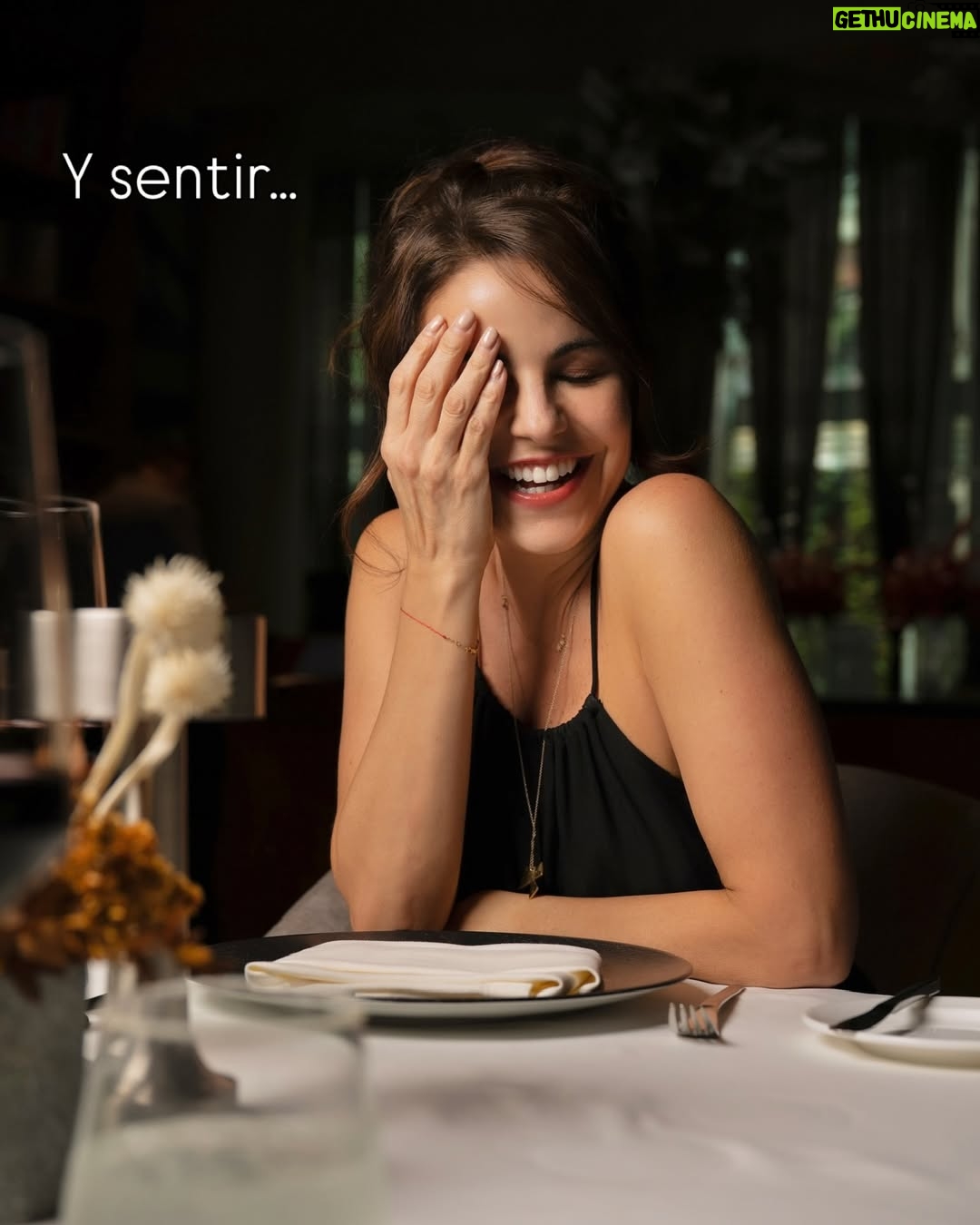Alejandra Ambrosi - 1.9K Likes - ✨ Brindando por el cambio, por el movimiento… y por las cosas que no vemos venir pero llegan con todo.
¡Salud! 🥂🙌
Siempre hay un motivo para celebrar…
Desliza ➡️ siente el mood,
y cuéntame: ¿qué celebras hoy? Te leo. 🤩
#brindo #loqueimportaesvivir #liveaqua #certezaincerta #moodfluye #cdmx #lugarescdmx