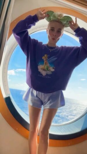 Alessandra Torresani Instagram - Tinkerbell Cosplay 📍 Disney Fantasy 
.
.
.
#disneycruiseline #disneyblogger #dcl