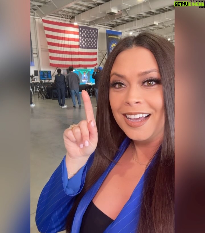 Alex Curry - 2.6K Likes - What an epic #NFL Draft DAY 🤗🏈 at RAMS headquarters at #LAFD Air Ops! 💙🚁