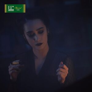 Alexandra T. Gottardo Instagram - Siapa yang masih kebayang-bayang bagiamana auranya Madam Melati yang penuh misteri. Belum lagi tampilan yang serba hitam dan Rokok Sukun Klobot yang menjadi ciri khasnya. 

Sebentar lagi Madam Melati siap menemani kalian kembali di Netflix dan Catchplay  

Tunggu tanggal Check in-nya🖤

#LosmenMelati #SukunSpesialBaru #BedaMasaSatuRasa