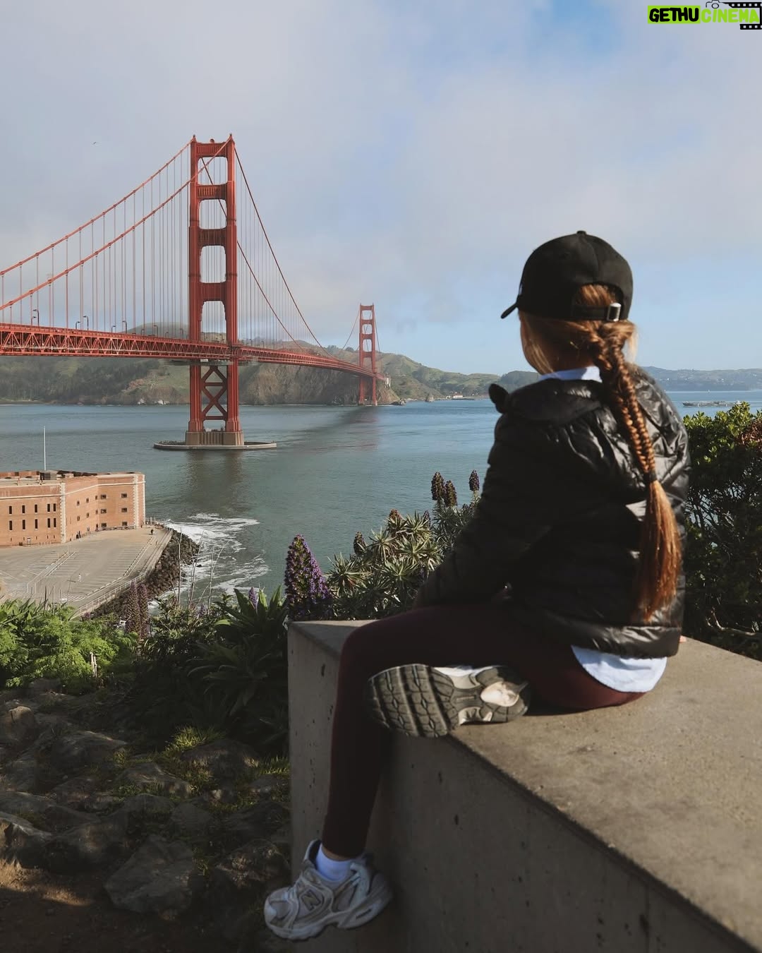 Alexia Mori - 39.6K Likes - Magnifique cette photo devant le Golden Gate Bridge ❤️ Louise est pas très bien aujourd’hui elle a de la fièvre.. un coup ça va un coup bof j’espère que c’est juste un petit virus passager et que ça va vite se régler !!