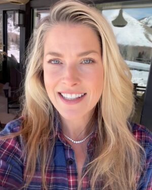 Ali Larter Instagram - Season 2~See you in the Patch! @landmanpplus @paramountplus