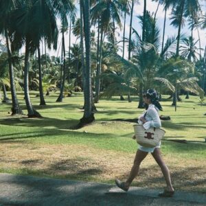Alice Isaaz Instagram - Take me back ⏮️
Merci @clubmed 🇲🇶🌴

PS : Toujours garder le meilleur pour la fin.