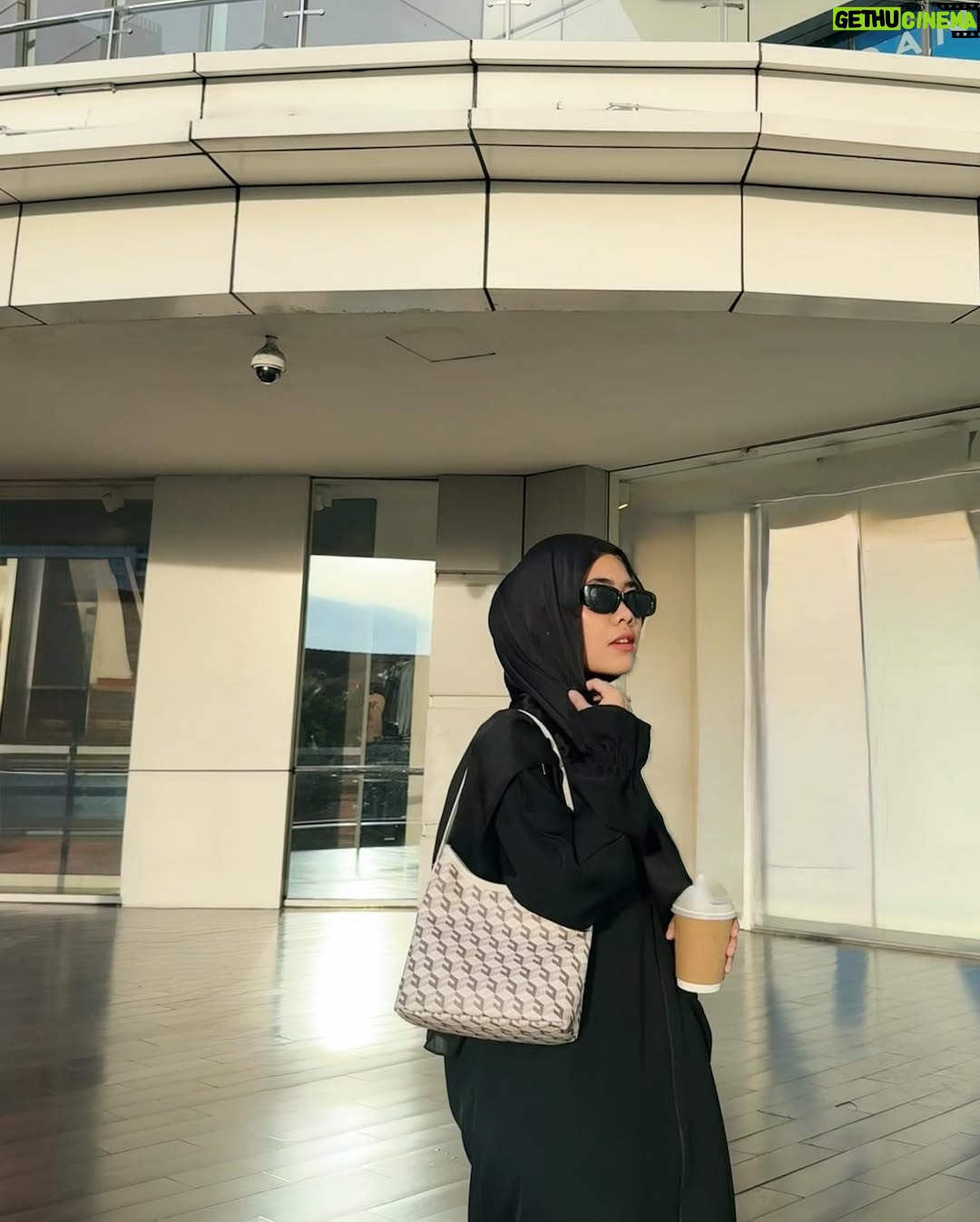 Alifa Lubis - 260K Likes - selamat menunaikan ibadah puasa🤍
