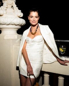 Actress Alinne Moraes HD Photos and Wallpapers March 2025